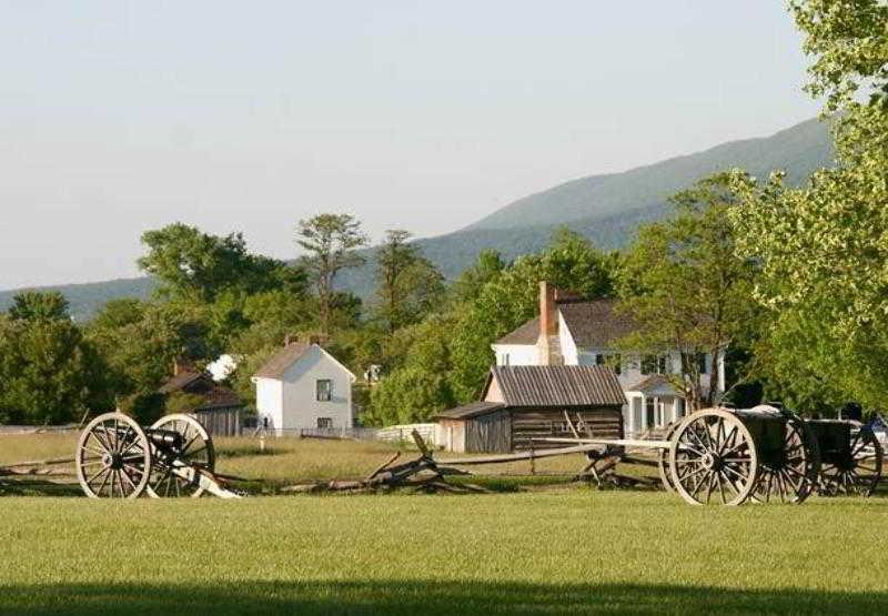 Fairfield Inn And Suites By Marriott Strasburg Shenandoah Valley Ausstattung foto